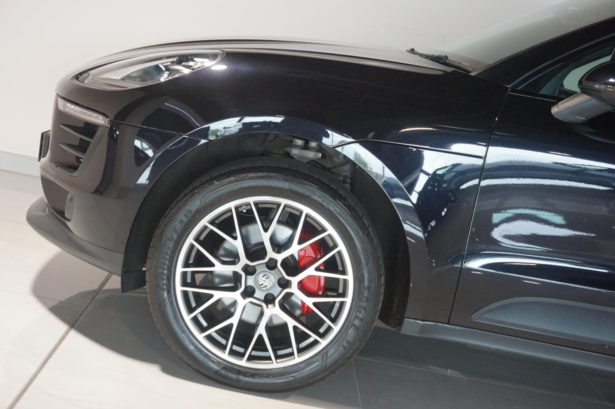 Porsche Macan 2.0T SUV 5dr Petrol PDK 4WD Euro 6 (s/s) (252 ps)